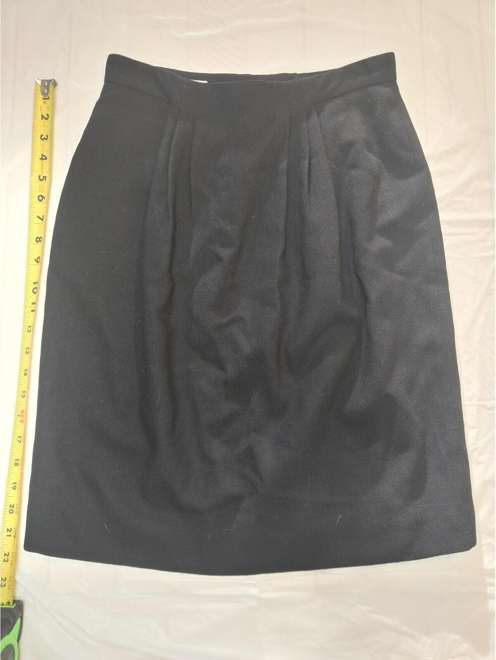 Jones New York Petite 100% Wool Black Skirt Size 12P Classic Knee Length